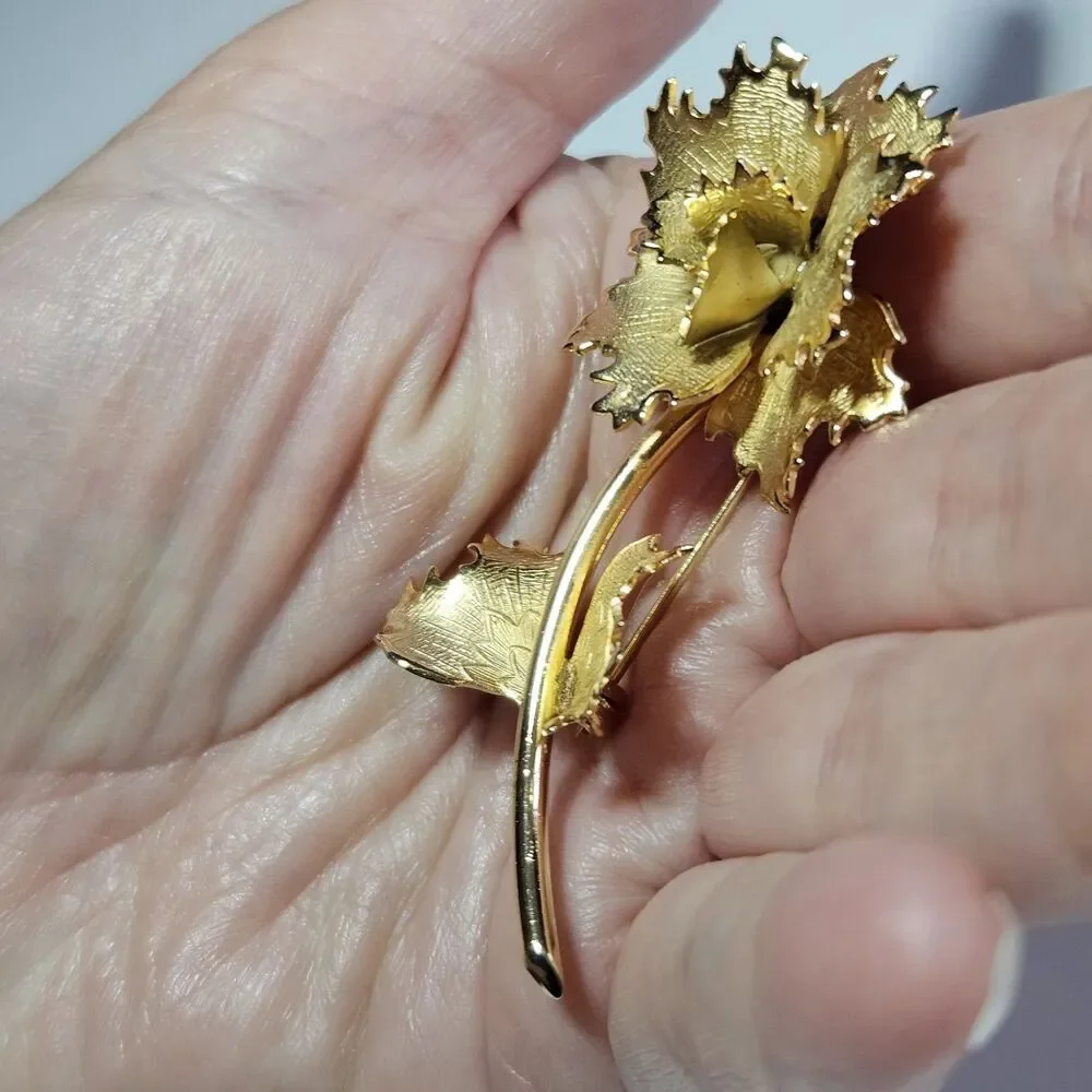 Unbranded vintage gold